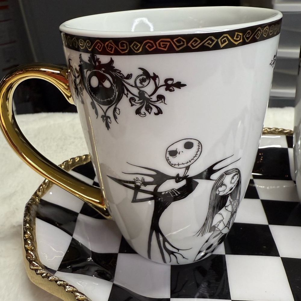 Disney NWT Tim Burton’s The Nightmare Before Christmas Mug Set & Checkered Tray - Picture 7 of 8